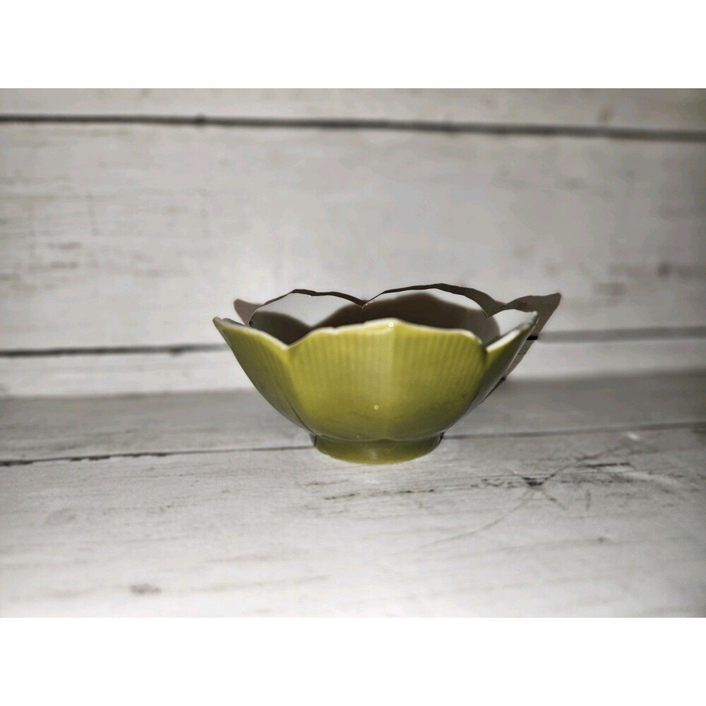 Vintage Avocado Green White Lotus Blossom Porcelain MCM‎ Rice Bowls Flower Petal